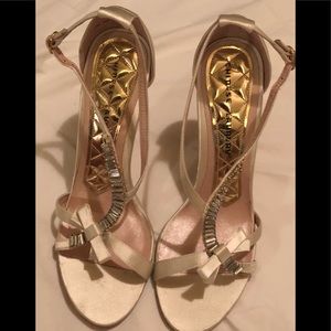 NWOB Sexy cream satin rhinestone open toe heel